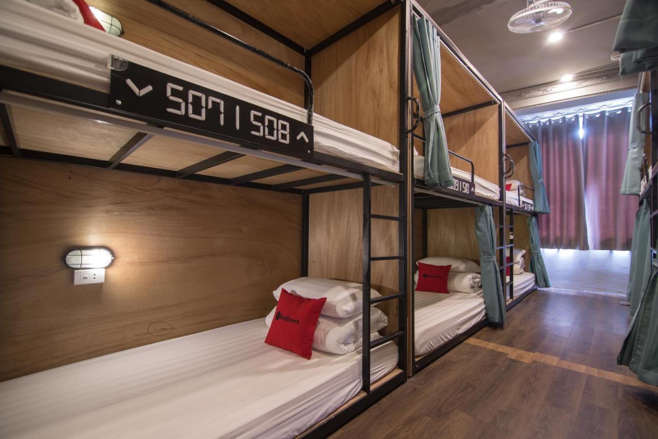 Reddoorz @ Tong Duy Tan Street (Adults Only) Vandrarhem Hanoi Exteriör bild