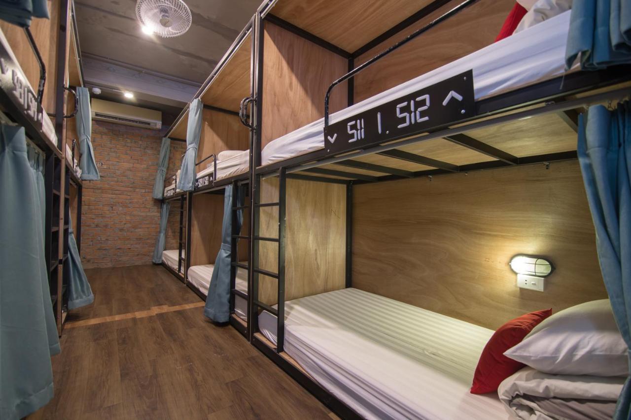 Reddoorz @ Tong Duy Tan Street (Adults Only) Vandrarhem Hanoi Exteriör bild