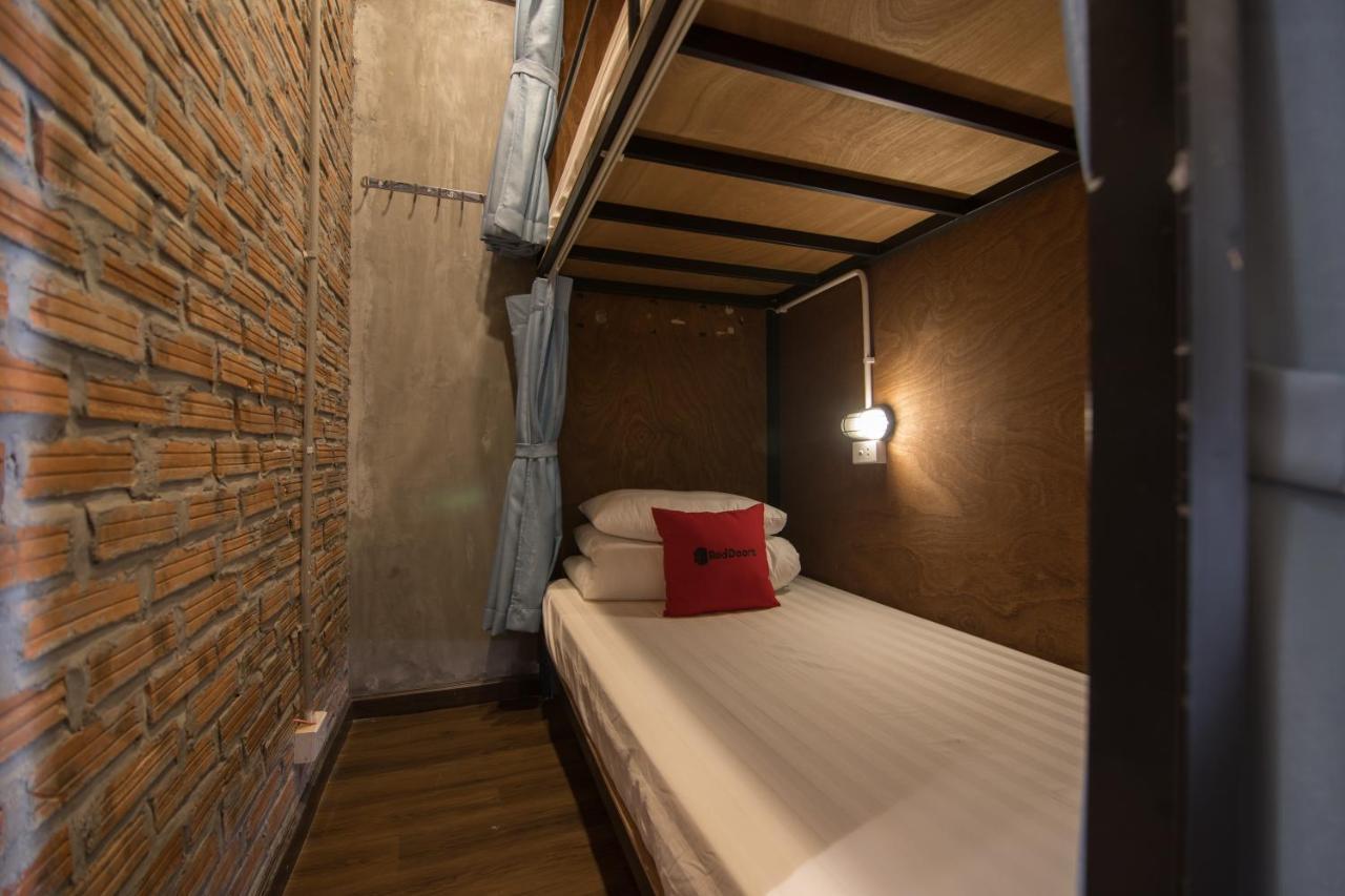 Reddoorz @ Tong Duy Tan Street (Adults Only) Vandrarhem Hanoi Exteriör bild