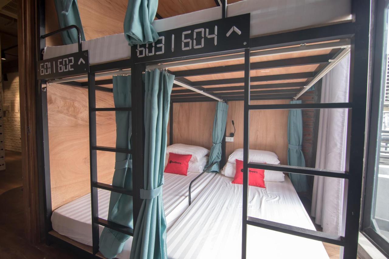 Reddoorz @ Tong Duy Tan Street (Adults Only) Vandrarhem Hanoi Exteriör bild