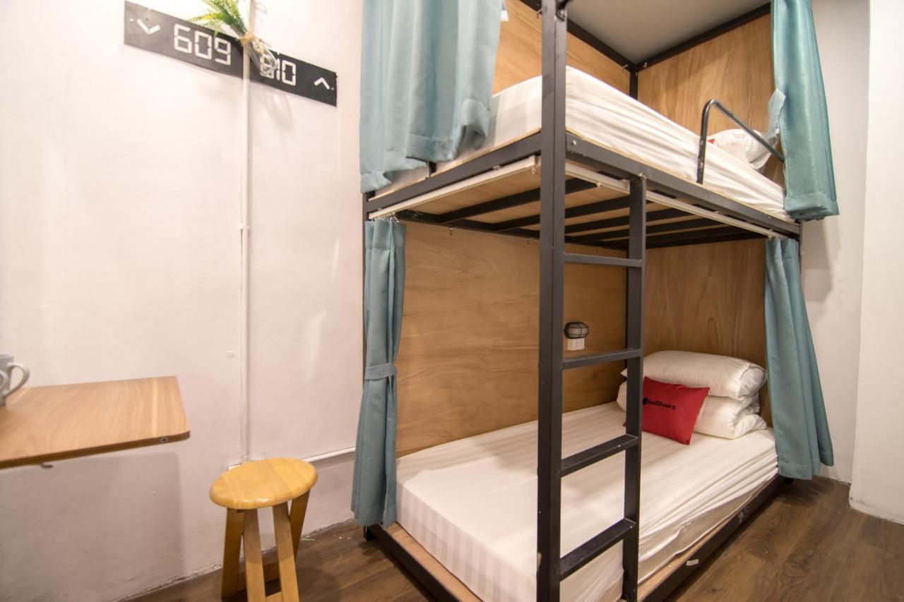 Reddoorz @ Tong Duy Tan Street (Adults Only) Vandrarhem Hanoi Exteriör bild