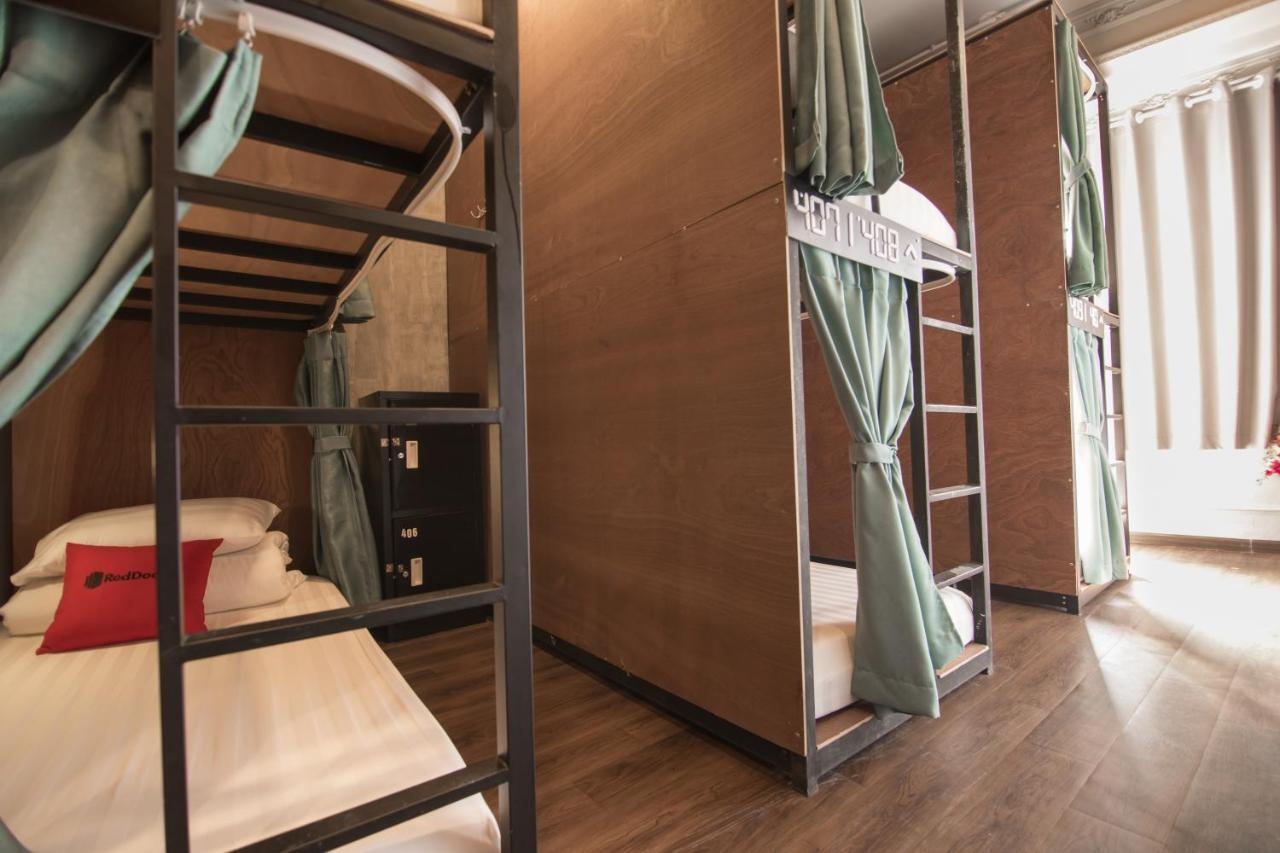 Reddoorz @ Tong Duy Tan Street (Adults Only) Vandrarhem Hanoi Exteriör bild