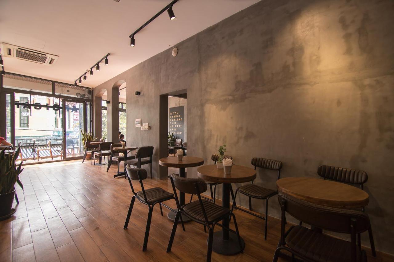Reddoorz @ Tong Duy Tan Street (Adults Only) Vandrarhem Hanoi Exteriör bild